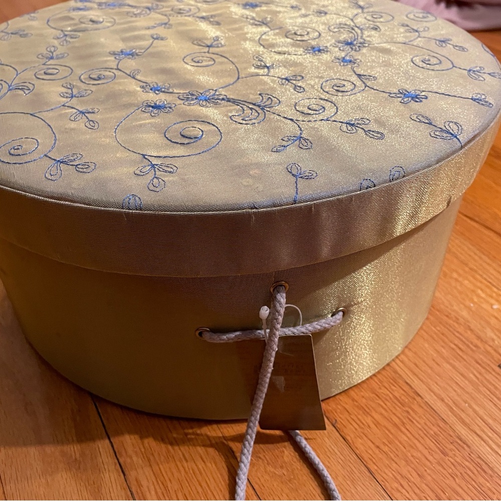 Elegant set of 3 nesting Embroidered Hat Boxes